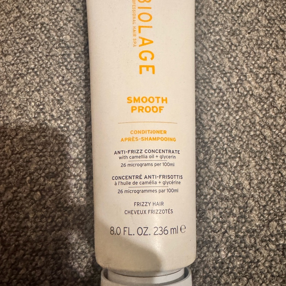 Biolage Smooth Proof Conditioner - White